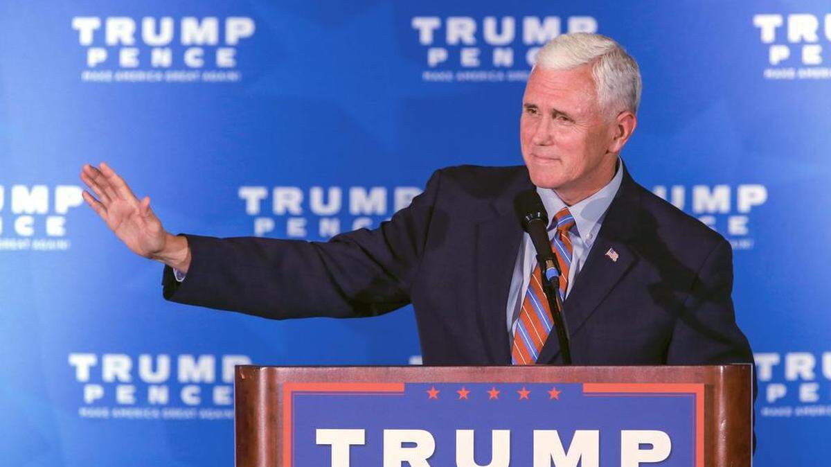 El candidato a la vicepresidencia estadounidense por el partido Republicano, Mike Pence, participa en un evento de campaña el lunes 29 de agosto de 2016, en Atlanta, Georgia (EEUU).