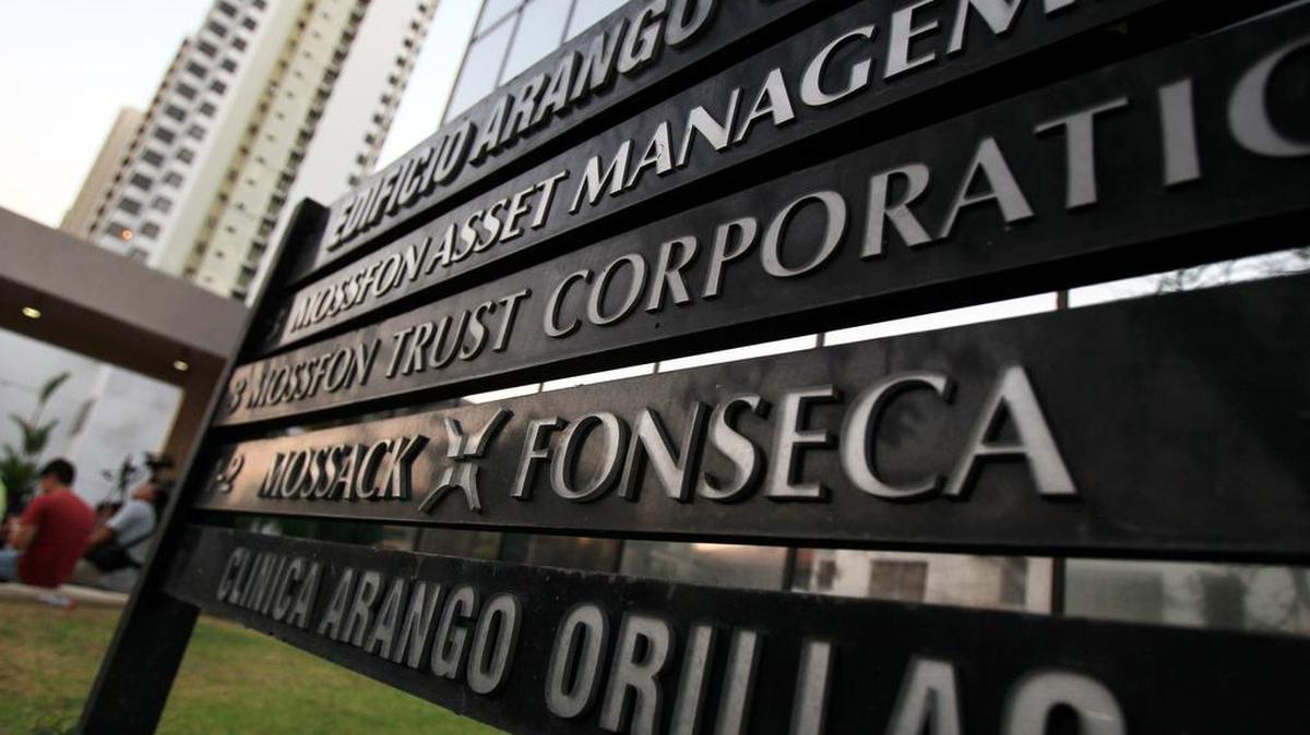 Vista general de la sede de la firma Mossack Fonseca el 13 de abril de 2016, después de un allanamiento a las oficinas de la firma en Ciudad de Panamá.