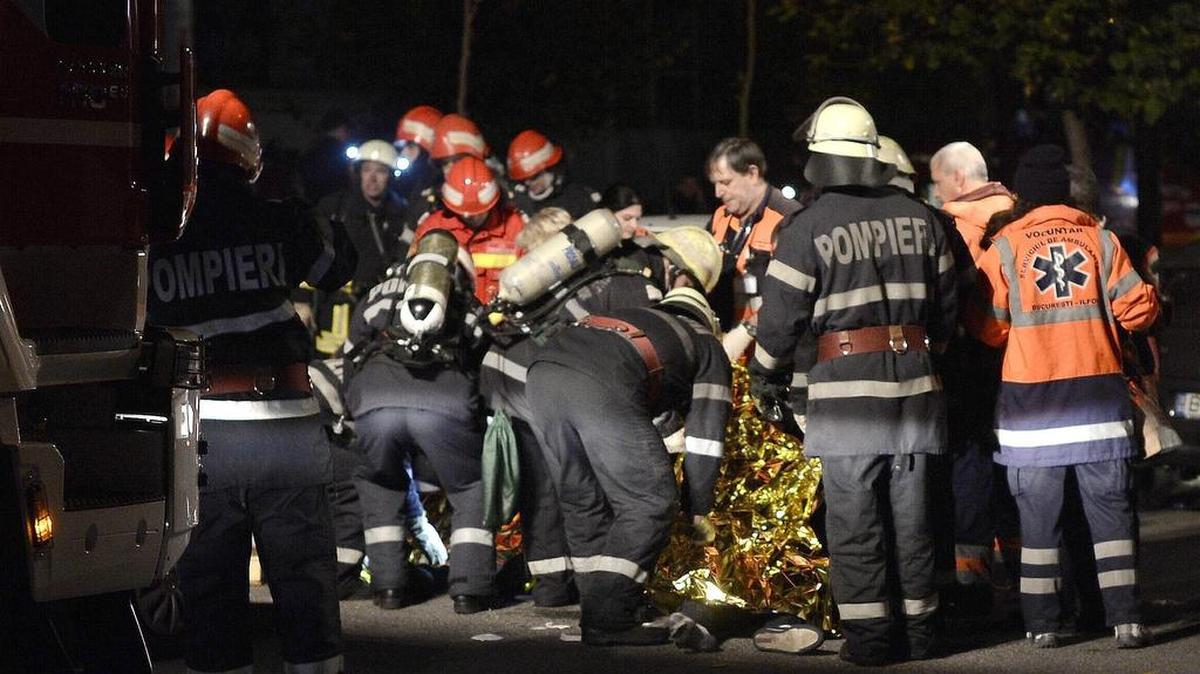 Al menos 27 personas murieron el viernes por la noche en un incendio en una discoteca de Bucarest, Rumania.