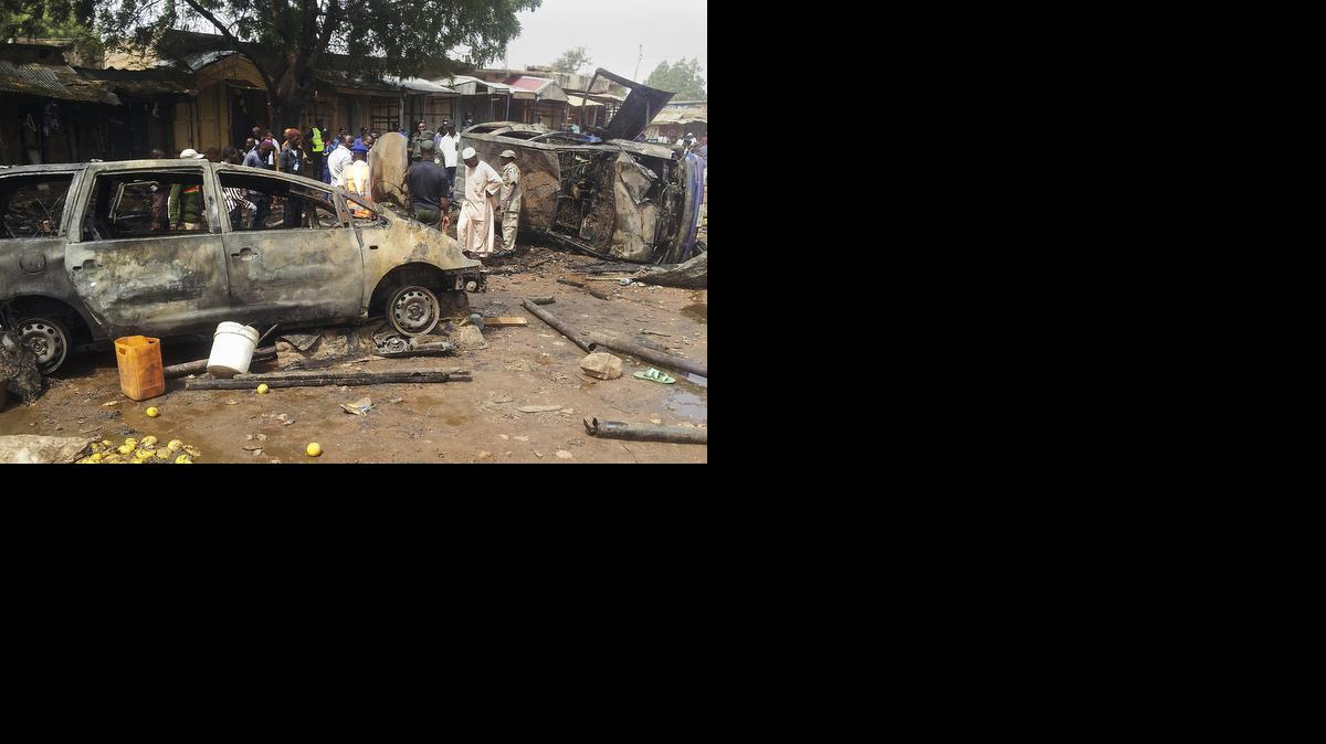 <cutline_leadin>EN la</cutline_leadin>mañana del lunes murieron veinte personas por la explosión de un coche bomba en una estación de autobuses, supuestamente detonado por el grupo terrorista Boko Haram.