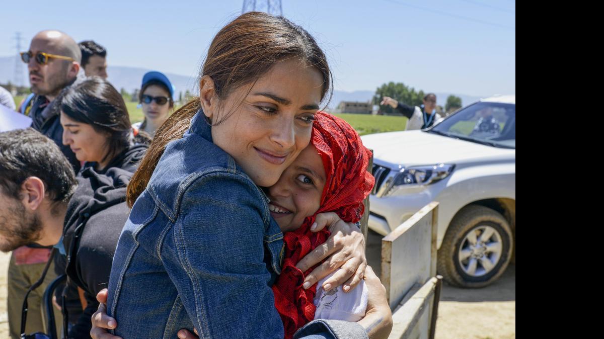 
La cultura hispanoamericana se deja sentir en el Líbano. Recientemente, la actriz Salma Hayek visitó el país, de donde era oriundo su abuelo.
