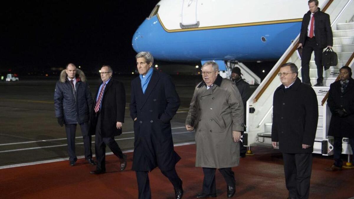 El secretario de Estado John Kerry al llegar al aeropuerto de Moscú este martes.