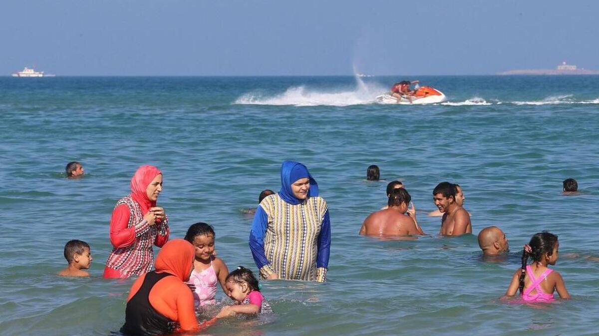 Se estima que una treintena de municipios mantienen por el momento su veto al burkini, pese a la decisión del Consejo de Estado, que ha sentado jurisprudencia.