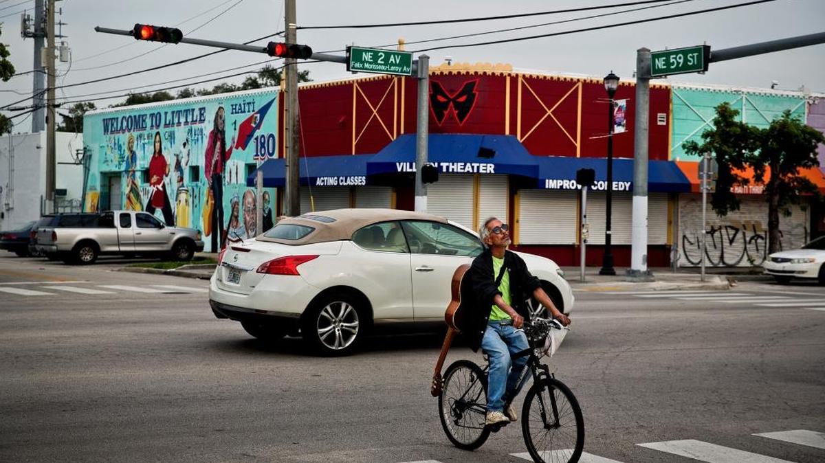Aunque sus niveles de pobreza aún son relativamente altos, la comunidad haitiana del sur de Florida emana orgullo respecto de sus médicos, abogados, ingenieros y otros profesionales con educación superior.