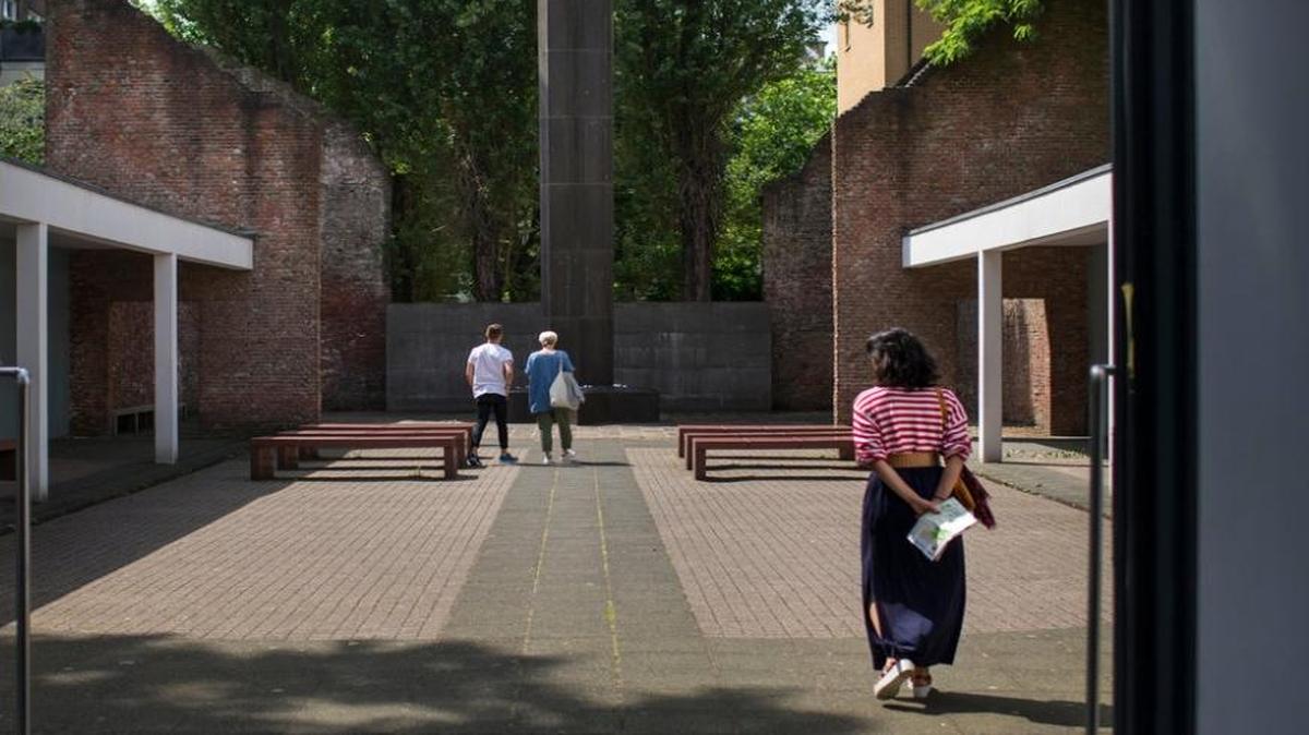 El memorial de Hollandsche Schouwburg en Amsterdam trata de recuperar la memoria de la ocupación nazi y el exterminio de gran parte de su población judía.