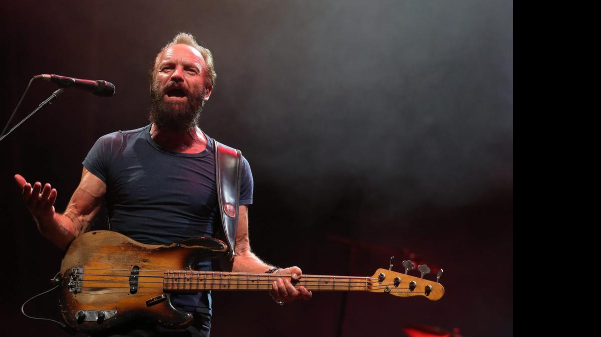
El cantante británico Sting se presenta durante el festival Super Rock en Lisboa (Portugal).
