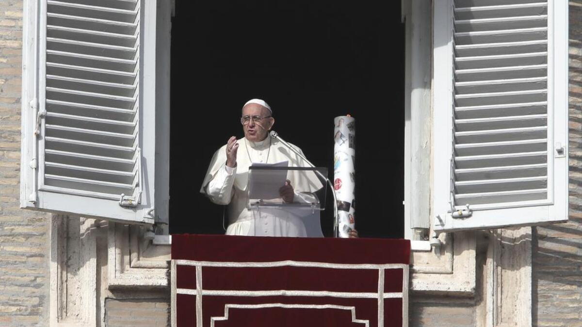 El papa Francisco durante la oración de Angelus a mediodía que pronunció desde la ventana de su estudio con vista a la Plaza de San Pedro en el Vaticano, el domingo 2 de diciembre de 2018.