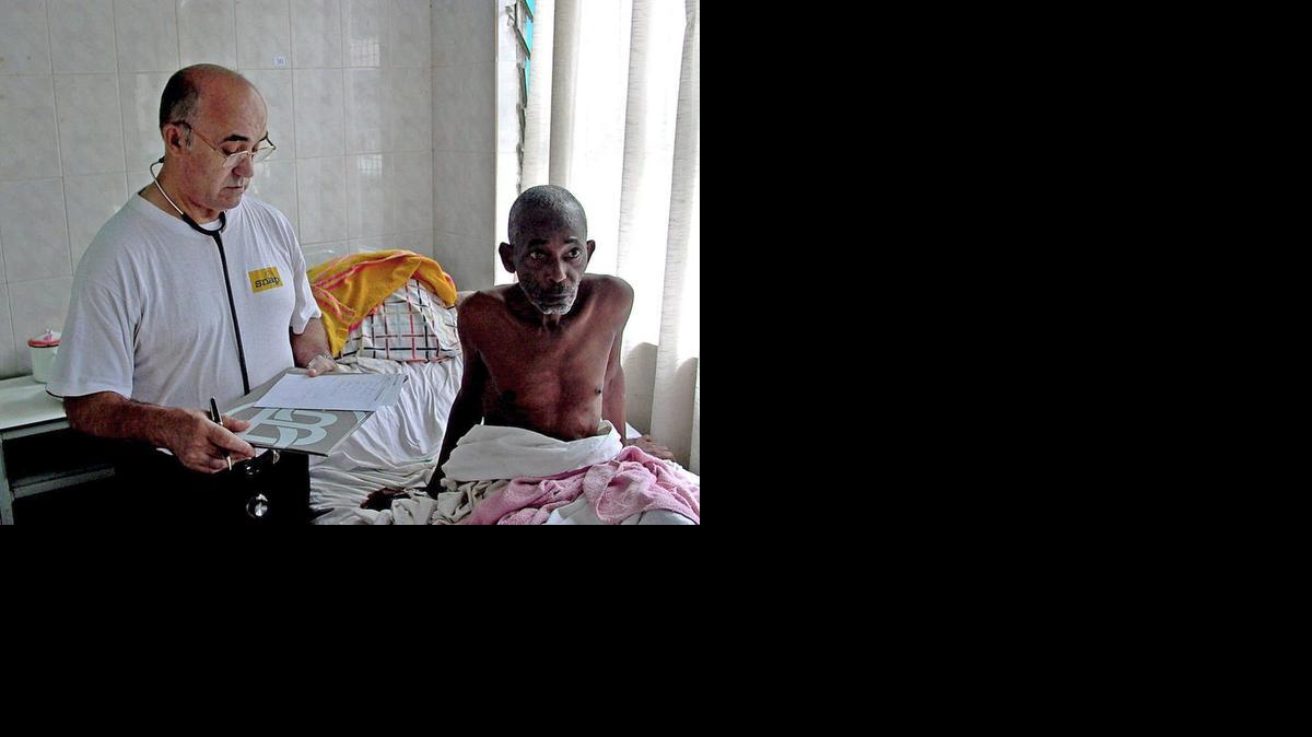 
Manuel Garcia Viejo, el misionero leonés infectado por el virus del ébola, falleció el jueves en el Hospital Carlos III de Madrid, donde se encontraba ingresado desde la madrugada del lunes. Foto archivo
