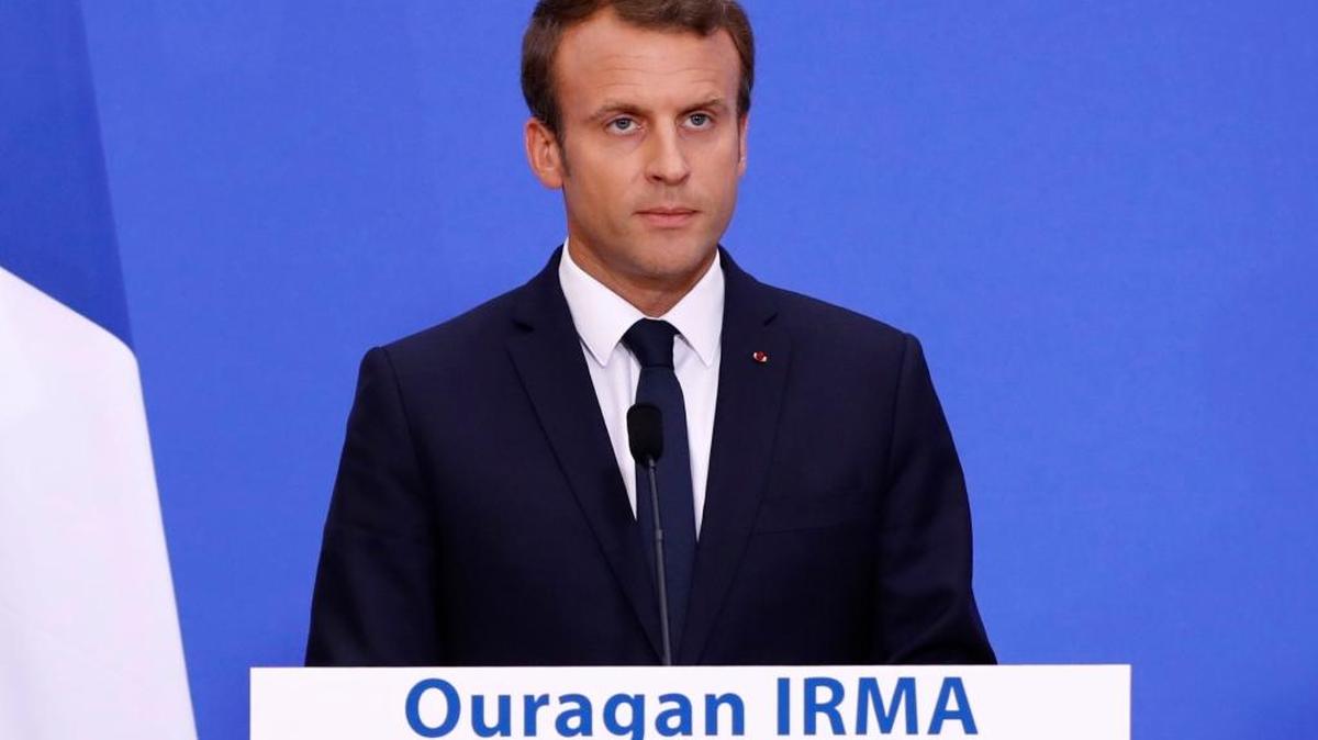 El presidente francés Emmanuel Macron en una conferencia de prensa en el Hotel de Beauvau en el Ministerio del Interior en París, el 6 de septiembre después de una reunión sobre el huracán Irma y su paso por el Caribe.