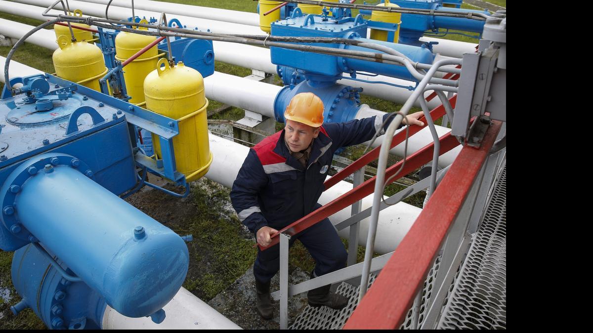 
Gazprom cortó el miércoles los suministros de gas a Ucrania por no haber abonado su pago por adelantado, anunció el presidente del consorcio gasístico ruso, Alexéi Miller.
