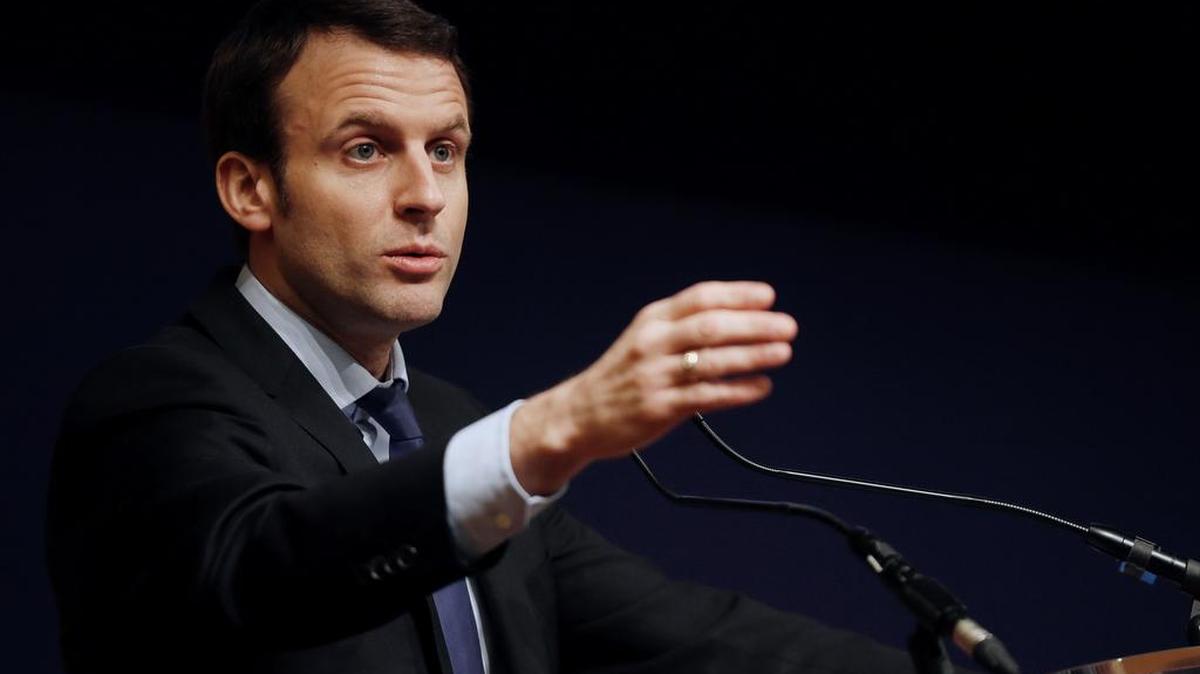 El minsotro de economia Emmanuel Macron