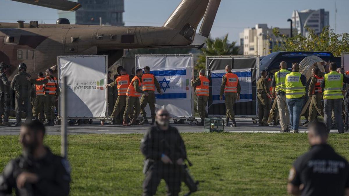 Las cuatro rehenes llegan al hospital Bellinson de Petah Tikvah. Hamás liberó el 25 de enero a cuatro rehenes israelíes más en virtud del acuerdo de alto el fuego.