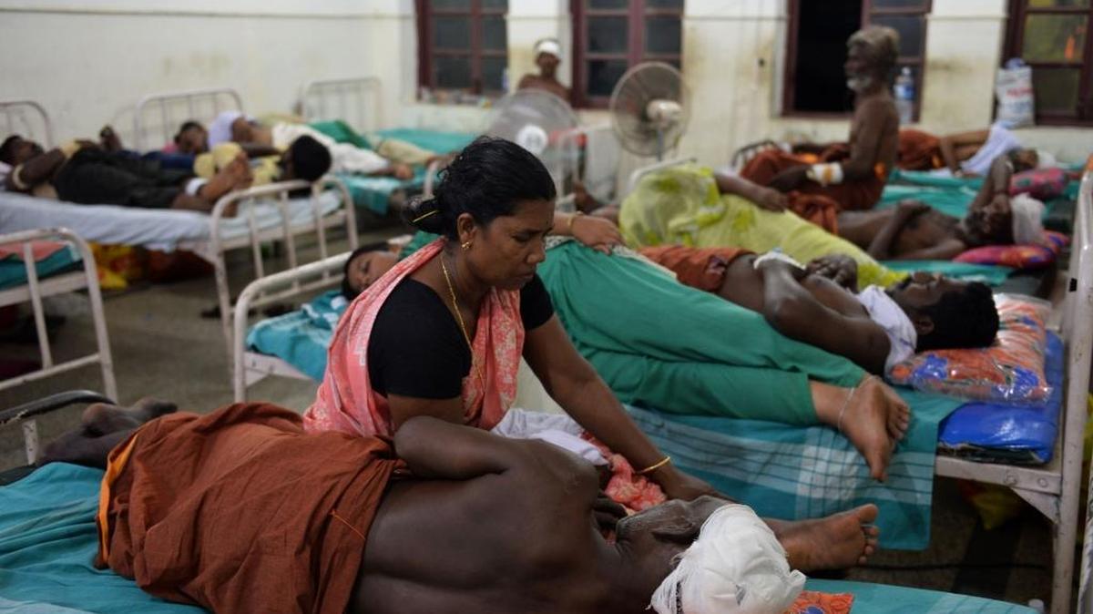 La catástrofe se produjo en el templo hindú de Puttingal Devi en la ciudad costera de Paravur, en el estado de Kerala, durante las celebraciones del Año Nuevo hindú.