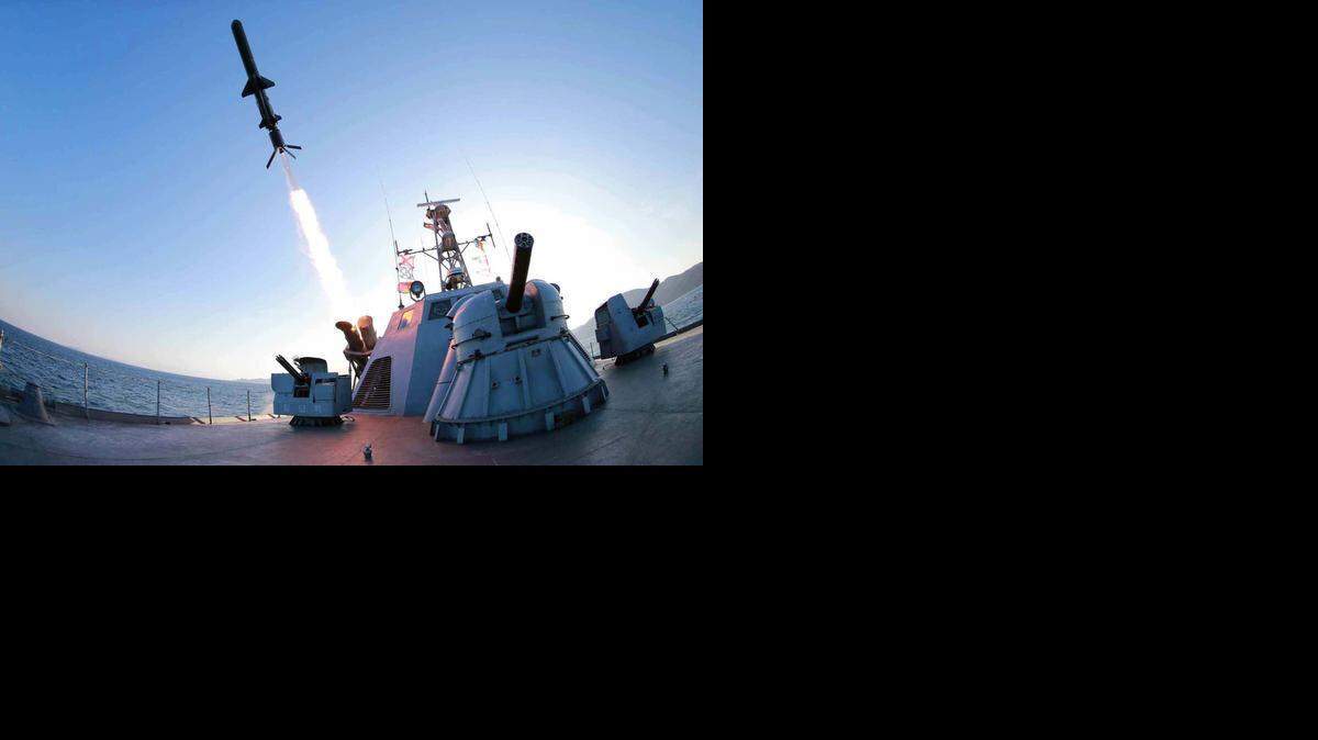 
Corea del Norte lanzara al mar el domingo cinco misiles de corto alcance, una acción que ha aumentado la tensión militar entre ambos vecinos.
 