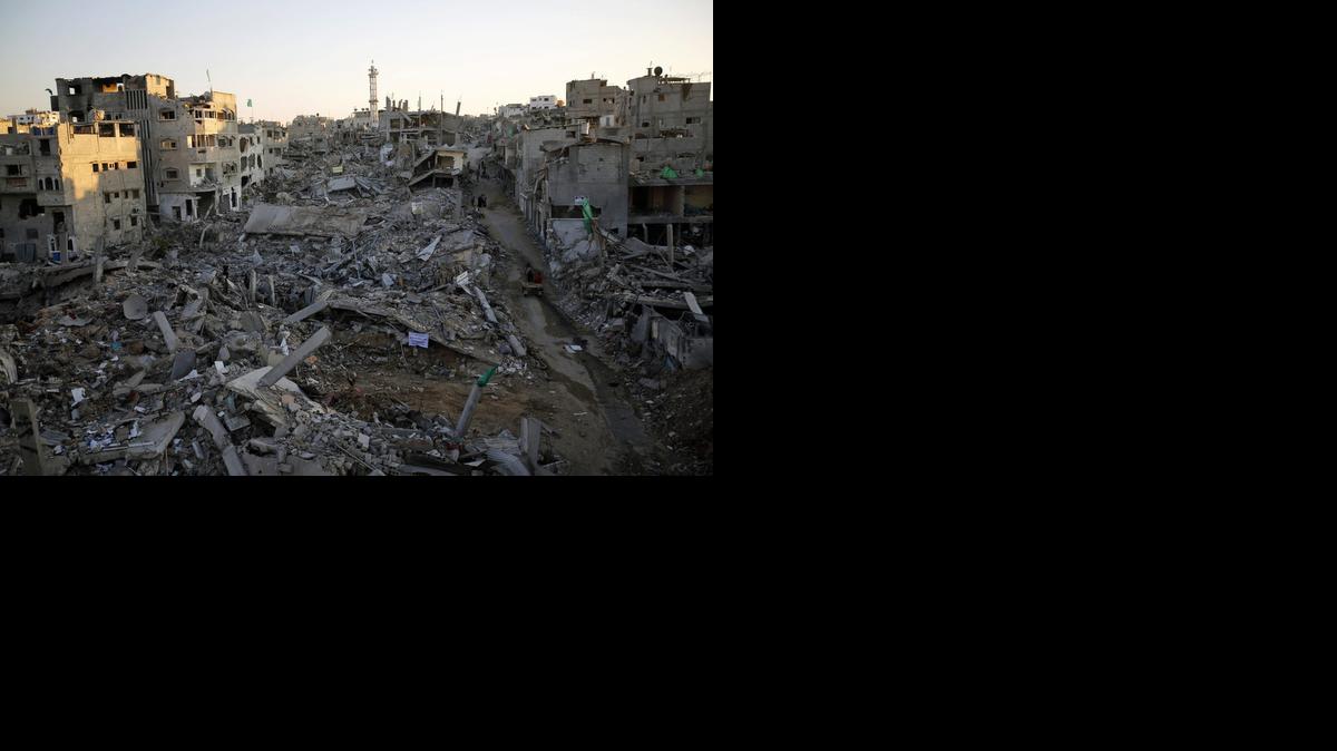 <cutline_leadin>Casas destruidas</cutline_leadin> en el barrio de Al Shejaeiya al este de la ciudad de Gaza, en la Franja de Gaza, el miércoles. El Ejército israelí analiza casos de supuestos errores de sus tropas durante la reciente ofensiva militar en Gaza<252><252>
