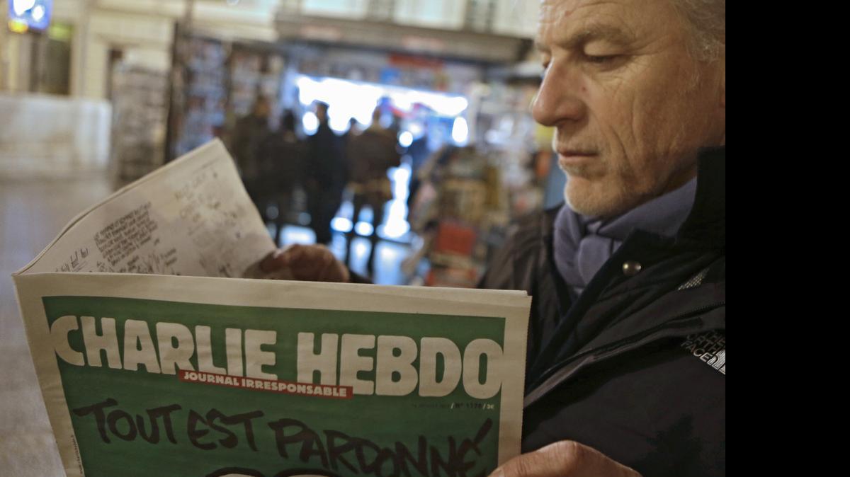 
En poco más de media hora, ‘Charlie Hebdo’ pasó de ser un pequeño semanario satírico francés a convertirse en emblema mundial de la libertad de expresión.
