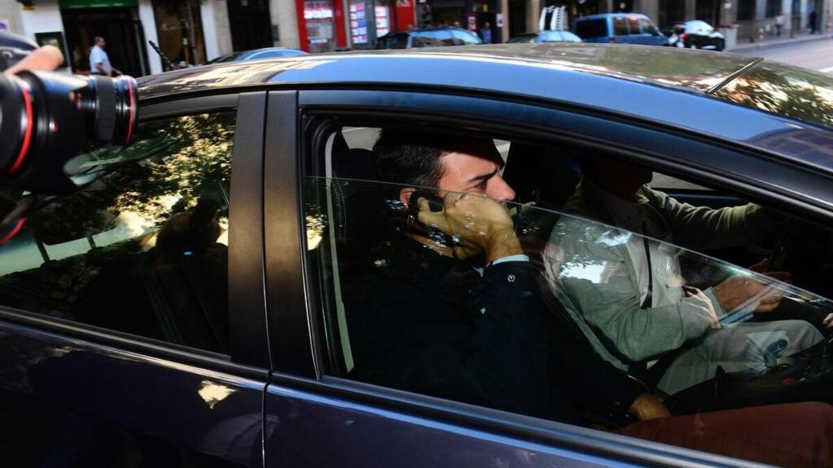 Pedro Sánchez se niega a dimitir y se reunió este jueves en la sede central del partido en Madrid a lo que queda de la ejecutiva federal, un órgano directivo del que dimitieron en bloque este miércoles 17 miembros críticos con su gestión.