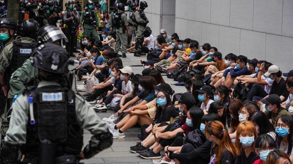 Manifestantes se reúnen el miércoles para oponerse a la ley de seguridad nacional en Hong Kong.