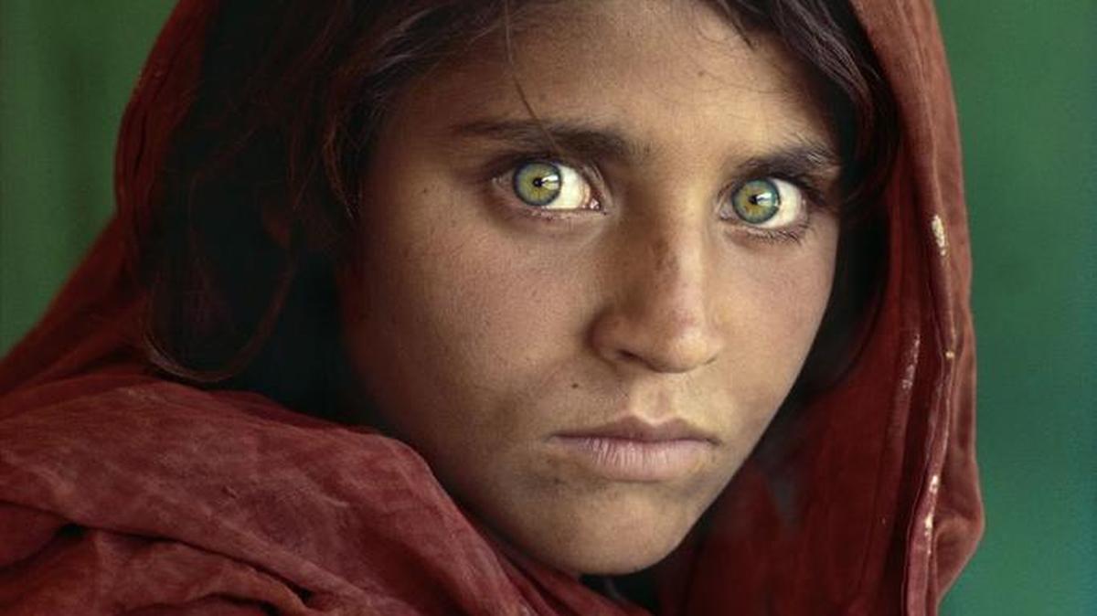 Sharbat Gula en 1984.