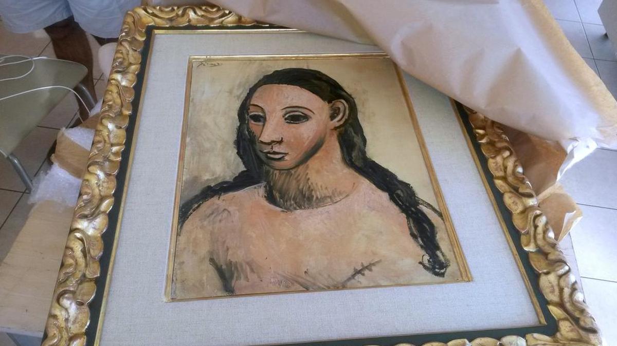 
La pintura, vinculada al banquero Jaime Botín, fue intervenida por las autoridades aduaneras francesas en una inspección realizada en una embarcación atracada en el puerto de Calvi, Córcega. 
