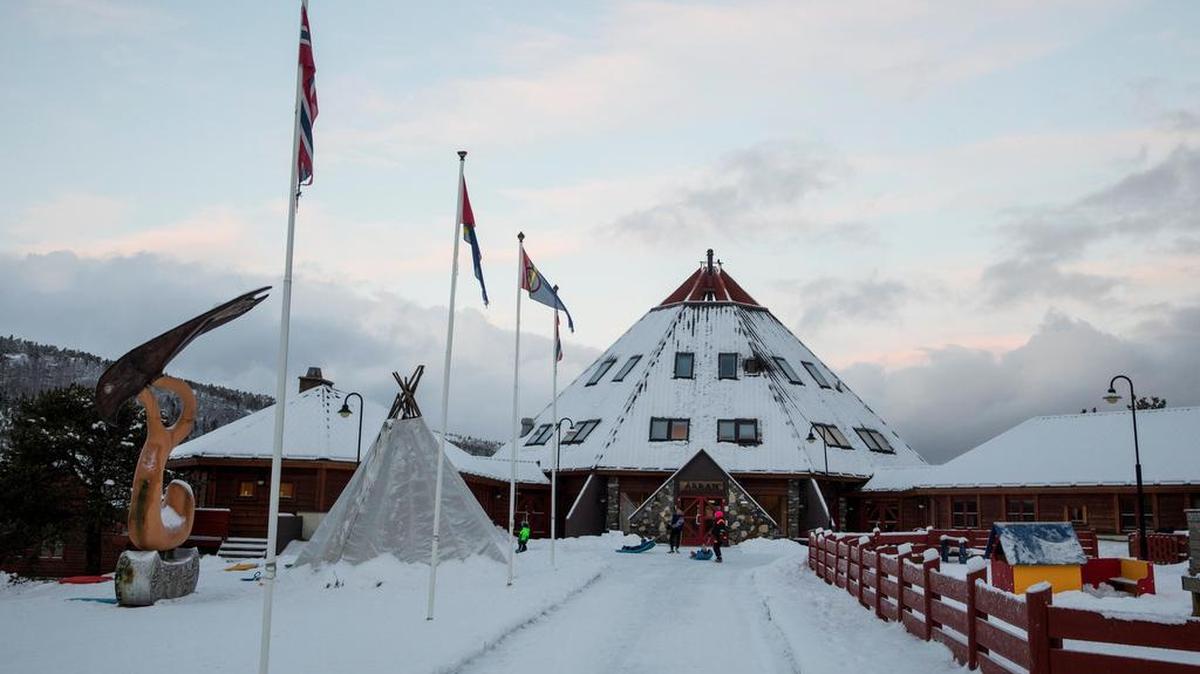 Exterior del lugar de asamblea del colectivo de sami de Luie, en Drag (Noruega) el 27 de noviembre de 2017. La Policía noruega anuncia al menos 151 casos de abuso sexual, en esta comunidad.