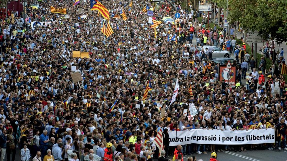 Un momento de la manifestación llevada a cabo el 4 de octubre en Lleida, en protesta por las cargas policiales del 1-O.