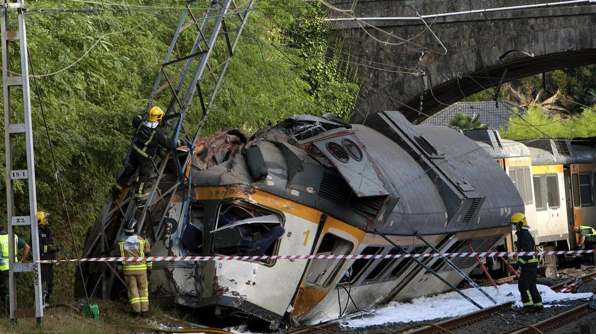 Dos personas murieron al descarrilar un tren el viernes pasado en las inmediaciones de la estación de tren de O Porriño (Pontevedra).