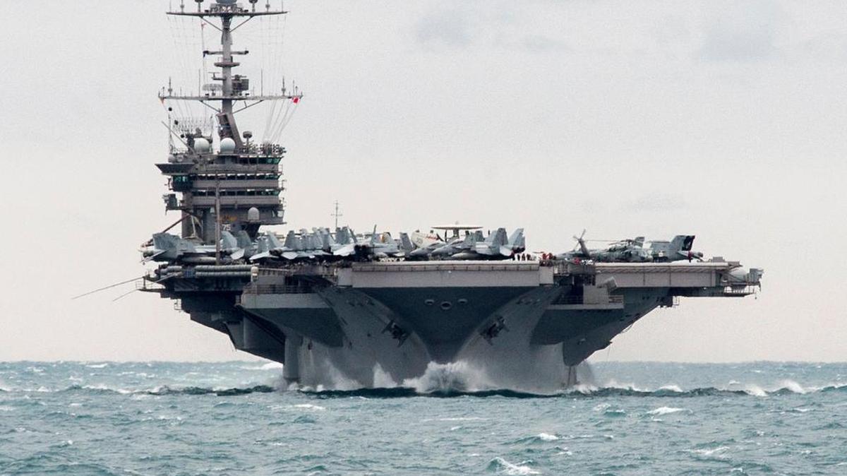 El comandante Kevin Stephens portavoz de la Quinta Flota dijo que un dron iraní sin armas voló cerca del portaaviones francés Charles de Gaulle y “directamente sobre” el USS Harry S. Truman. Foto de archivo