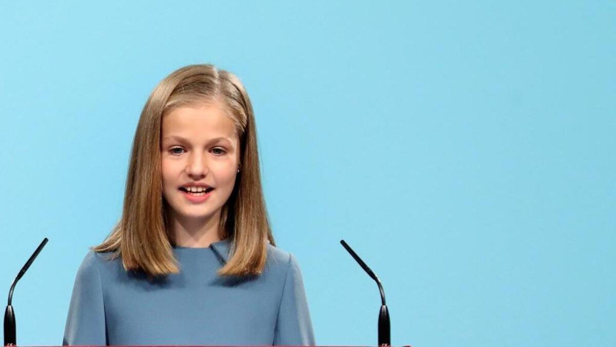 La princesa Leonor interviene por primera vez en un acto oficial con la lectura de un extracto de la Constitución, en una sesión organizada por el Gobierno en el Instituto Cervantes con motivo del 40 aniversario de la Carta Magna que coincide además con su 13 cumpleaños.