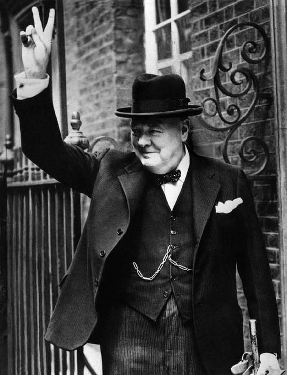 En los años terribles de la Segunda Guerra Mundial, Winston Churchill hizo popular el saludo de la V de la victoria, en la que creyó desde el primer momento.