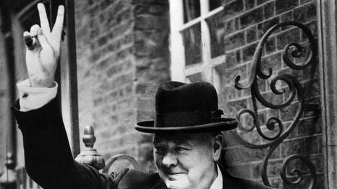 En los años terribles de la Segunda Guerra Mundial, Winston Churchill hizo popular el saludo de la V de la victoria, en la que creyó desde el primer momento.