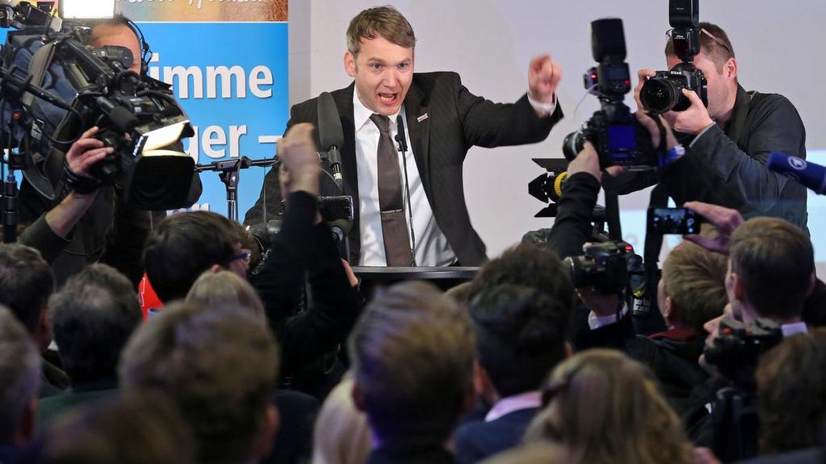 El AfD, partido nacido hace tres años como fuerza euroescéptica, logró con un discurso populista y de tintes xenófobos situarse como segunda fuerza en Sajonia-Anhalt, con el 24% de los votos y con su candidato Andre Poggenburg.