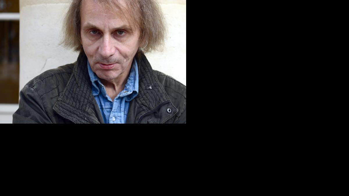 <cutline_leadin>La controvertida </cutline_leadin>novela <italic>Sumisión</italic> de Michel Houellebecq, que imagina a una Francia sumergida por el Islam en el 2022, salió a la venta este miércoles en Francia, donde un atentado terrorista conmocionó al país.