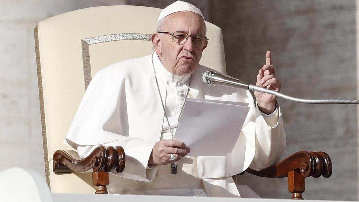 El papa Francisco pronuncia un discurso durante su audiencia general celebrada en la Plaza de San Pedro en el Vaticano, el 14 de noviembre de 2018.