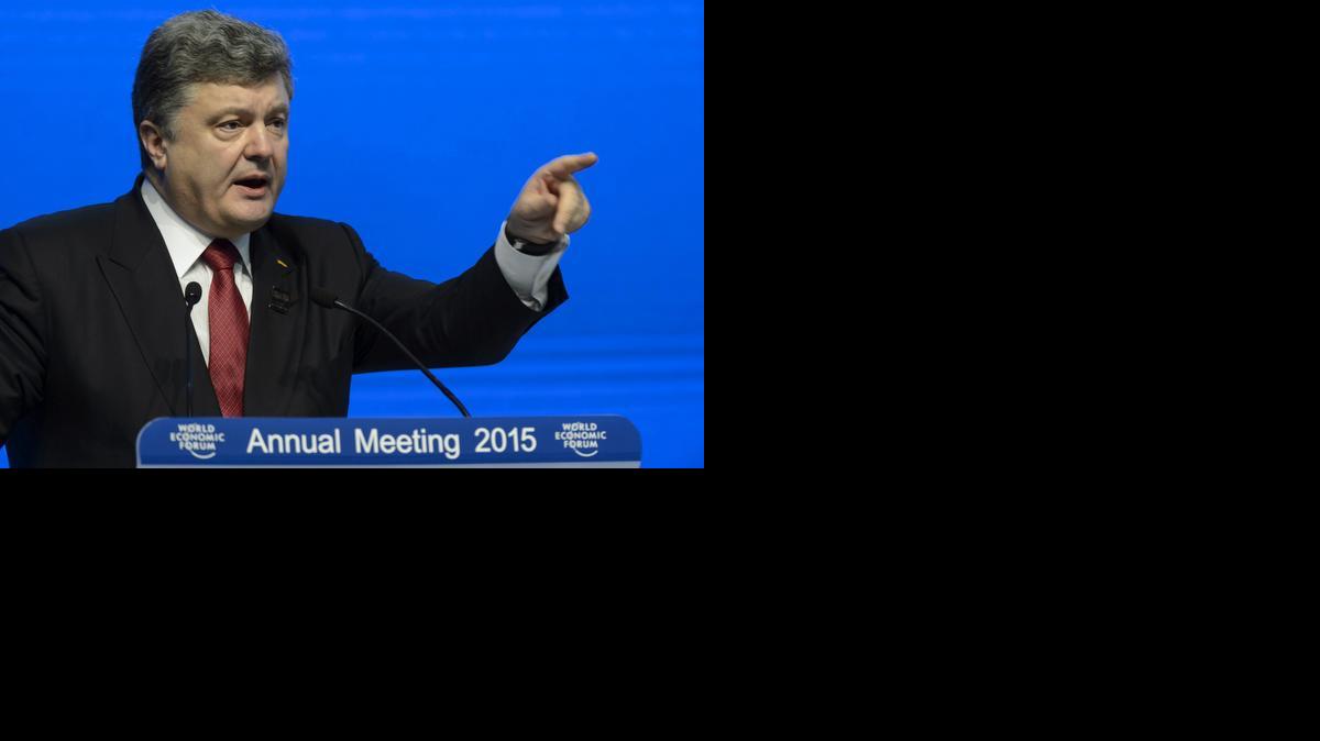 
El presidente de Ucrania, Petro Poroshenko, pronuncia un discurso durante su intervención en la sesión inaugural del Foro Económico Mundial de Davos, Suiza.
