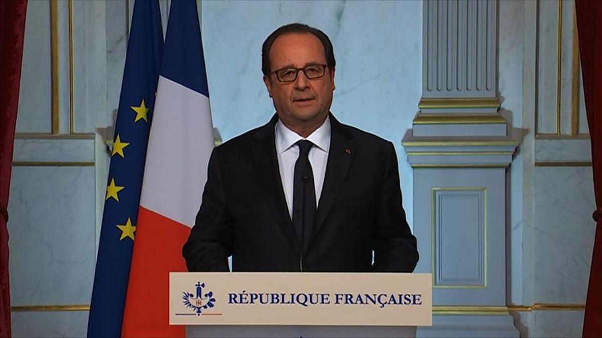 Presidente Hollande hablando sobre los ataques en Niza ocurridos el 14 de julio de 2016