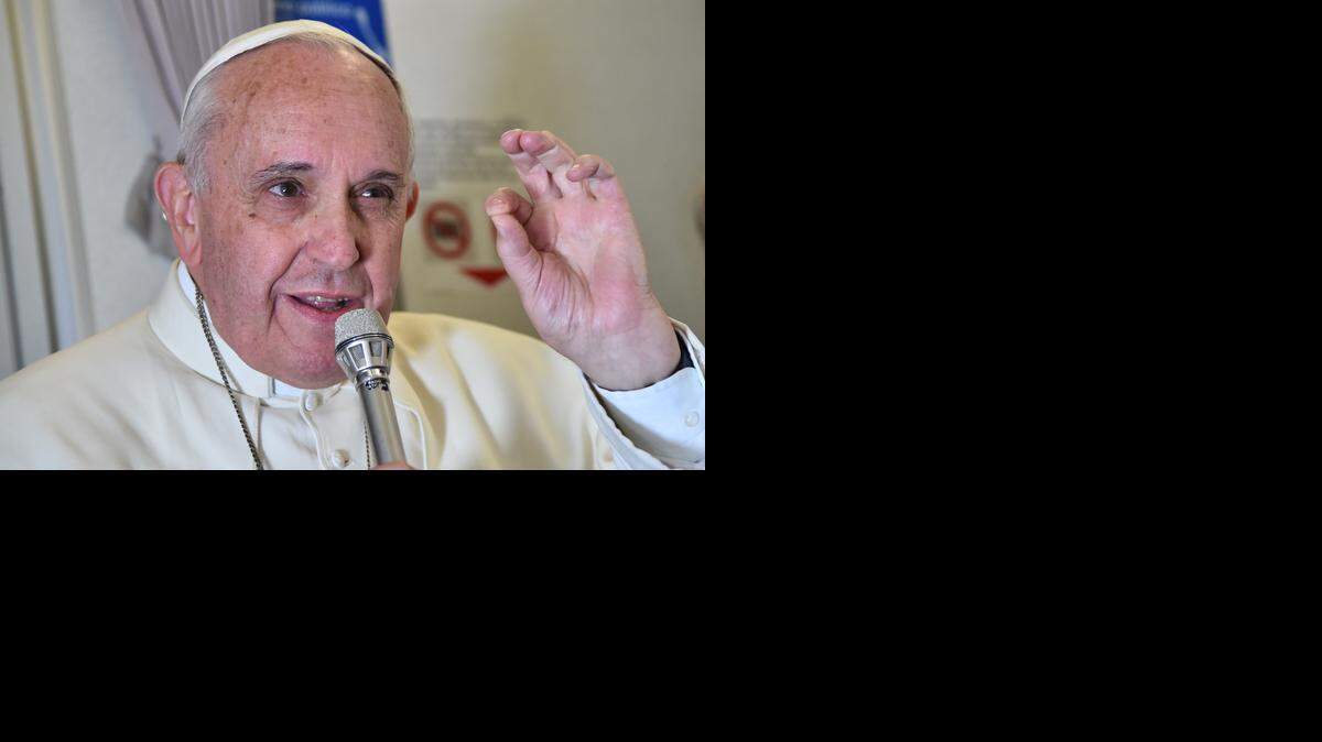 
El Papa recurrió en menos de una semana a expresiones no muy católicas, pero muy gráficas, para expresar su punto de vista, confirmando su voluntad de acercarse a la gente, aunque a veces incomode. 
