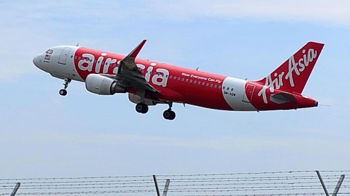 El A320-200 (similar a este), había despegado de la ciudad indonesia de Surabaya con destino a Singapur y desapareció de los radares media hora más tarde.