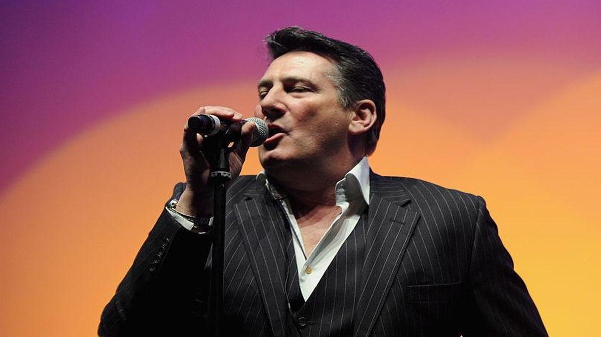 Tony Hadley, cantante del grupo de pop británico Spandau Ballet, el lune 3 de julio del 2017 que se ha visto forzado a dejar la banda y que no volverá a actuar con sus colegas, aunque no especificó las causas de esta decisión.