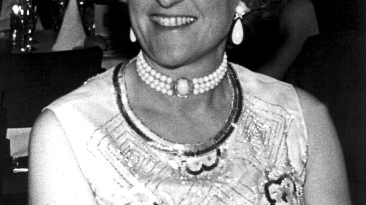 
Fotografía de archivo fechada en febrero de 1975 que muestra a Johanna Quandt, accionista mayoritaria del fabricante de vehículos alemán BMW y la segunda mujer más rica de Alemania.
