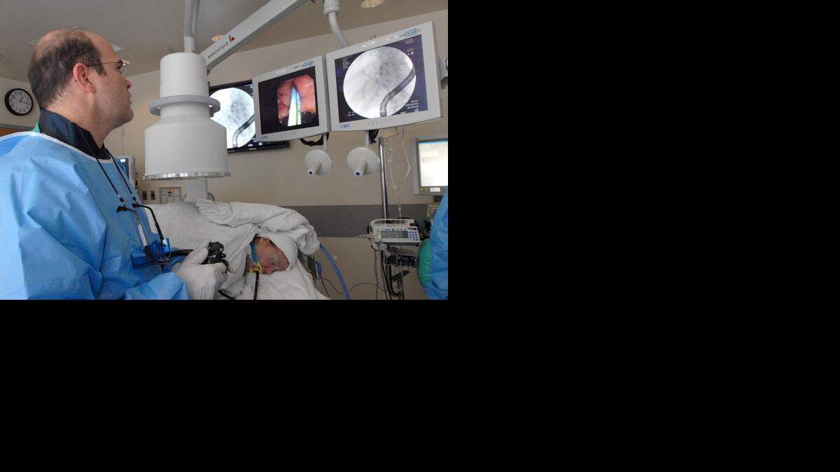 
Gracias a la mejora constante de las técnicas durante los últimos años, los enfermos de cáncer pueden beneficiarse de actos terapéuticos radiológicos.
