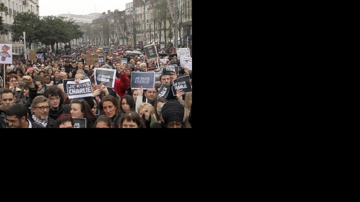 <cutline_leadin>Unas 700,000</cutline_leadin> personas se manifestaron en distintas ciudades de Francia en homenaje a las 17 víctimas de los ataques yihadistas de esta semana en París.