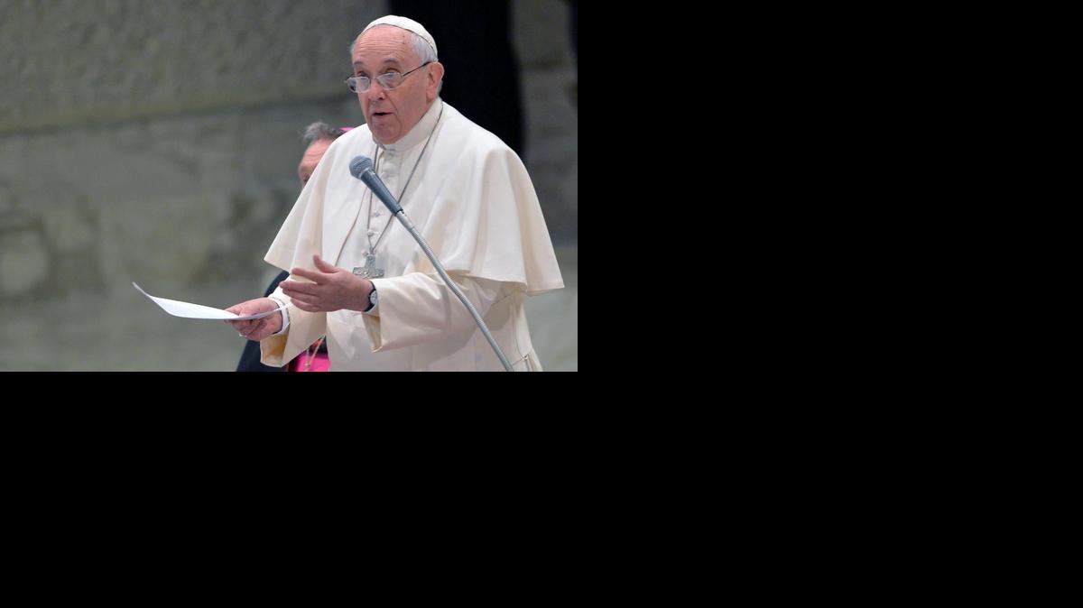 
La vida privada del español Diego Neria, quien hace ya unos años se sometió a un cambio de sexo, se ha convertido en pública después de conocerse que fue recibido por el papa Francisco.
