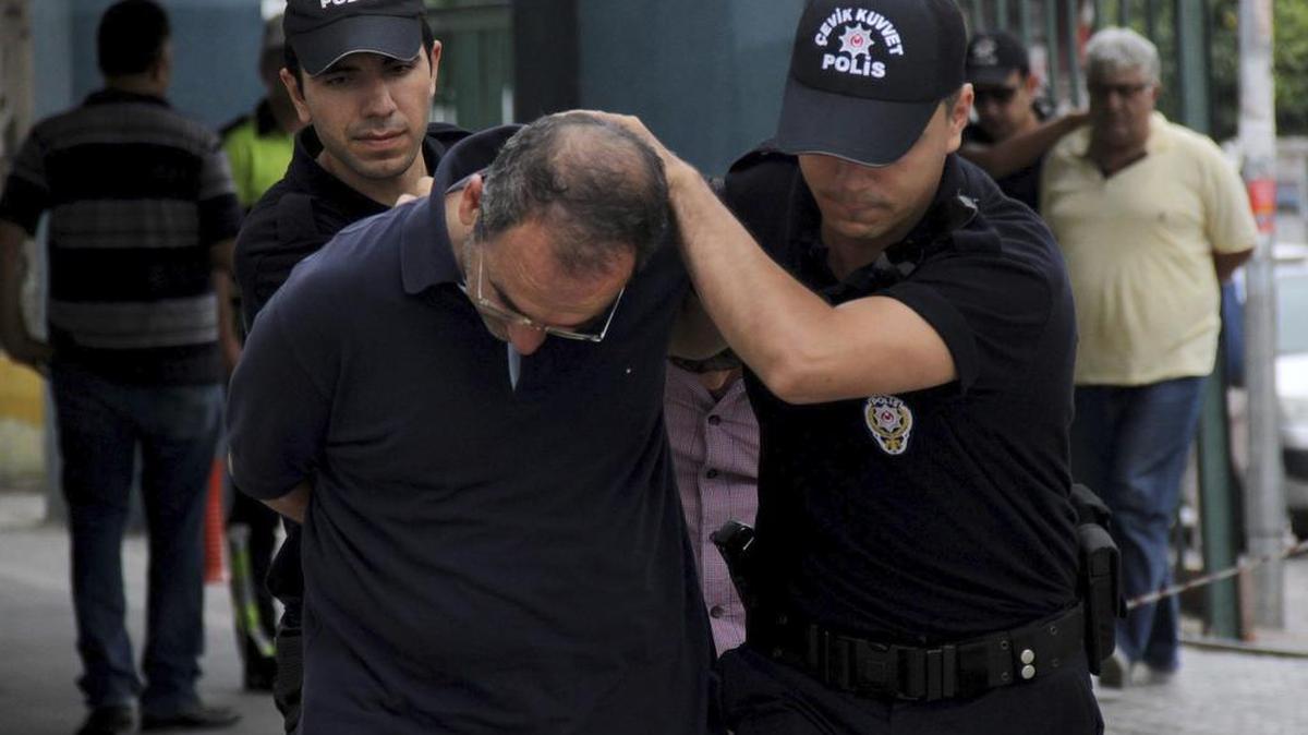 El martes continuaron las detenciones del gobierno de supuestos militares golpistas.