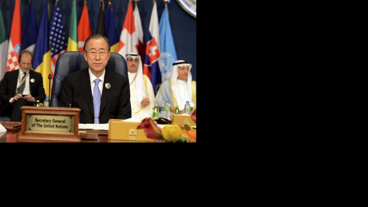 
El secretario general de Naciones Unidas, Ban Ki-moon, en la III Conferencia de Donantes de Siria. A la cumbre asisten representantes de 67 países y numerosas organizaciones humanitarias, este martes, en Kuwait.


