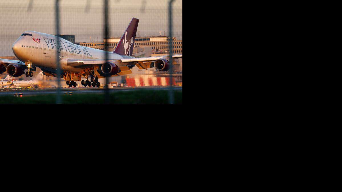 
Un avion de la compañía británica Virgin Atlantic que se dirigía a Las Vegas, Estados Unidos, aterrizó de emergencia con éxito en el aeropuerto londinense de Gatwick después de un fallo en el tren de aterrizaje.
