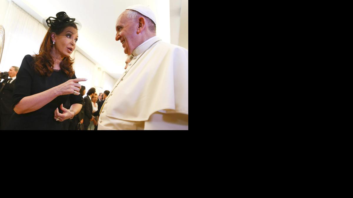 
La presidente argentina Cristina Fernández de Kirchner y el papa Francisco en el Vaticano reunidos por cuarta vez. 
