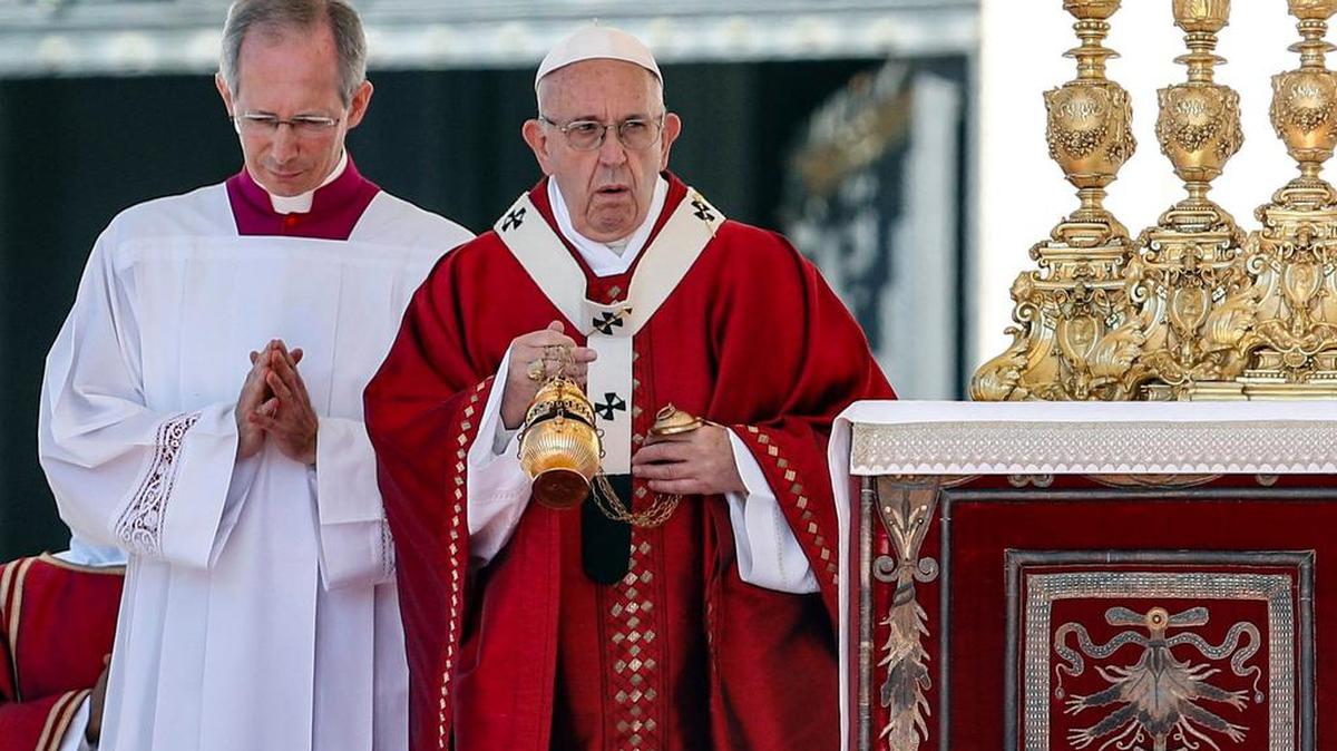 El papa Francisco celebrará el viernes en la basílica de San Pedro una misa emblemática por los emigrantes y refugiados en un momento delicado ante el fenómeno migratorio.