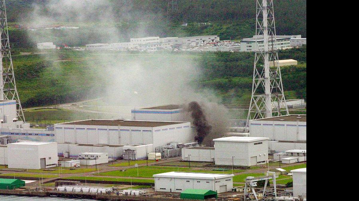 
Planta nuclear de Kashiwazaki-Kariwa, en Japón, que en el 2007 tuvo problemas con un transformador luego de un terremoto, como muestra la foto de archivo. Esta es la mayor central nuclear del mundo. 
