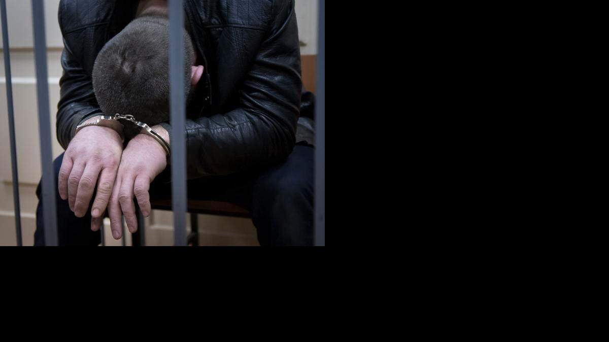 
Zaur Dadaev confesó ser el autor intelectual y único organizador del crimen, motivado por las críticas del opositor ruso al islam y por su apoyo al semanario francés Charlie Hebdo.
